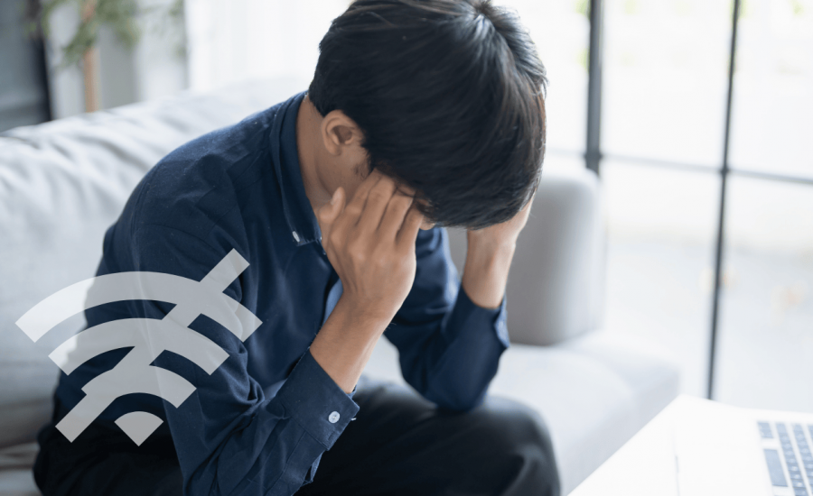 Hotel Guest Frustrated With No Internet