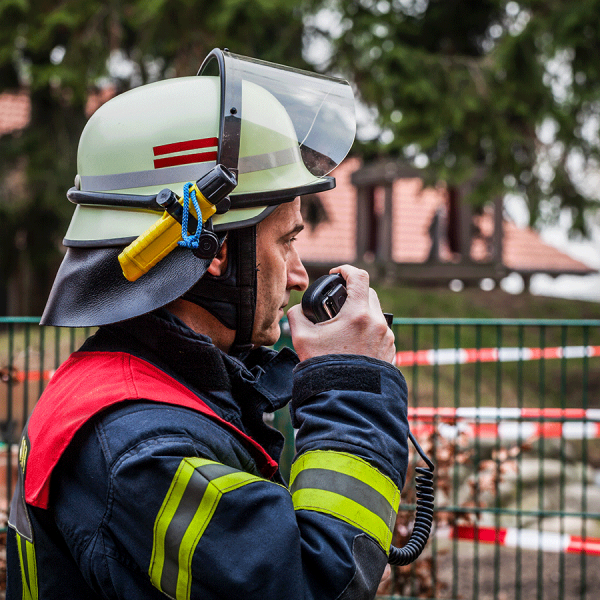 emergency-worker-radio-2