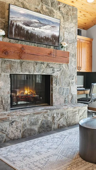 lodges-at-deer-valley-common-space-lobby-couches 2