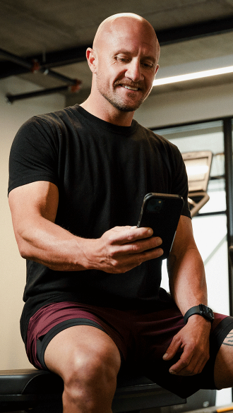 man-at-gym-on-app