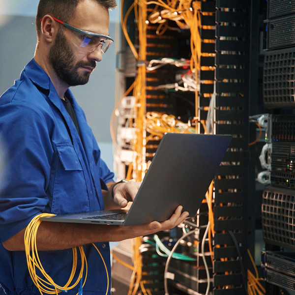 man-laptop-headend